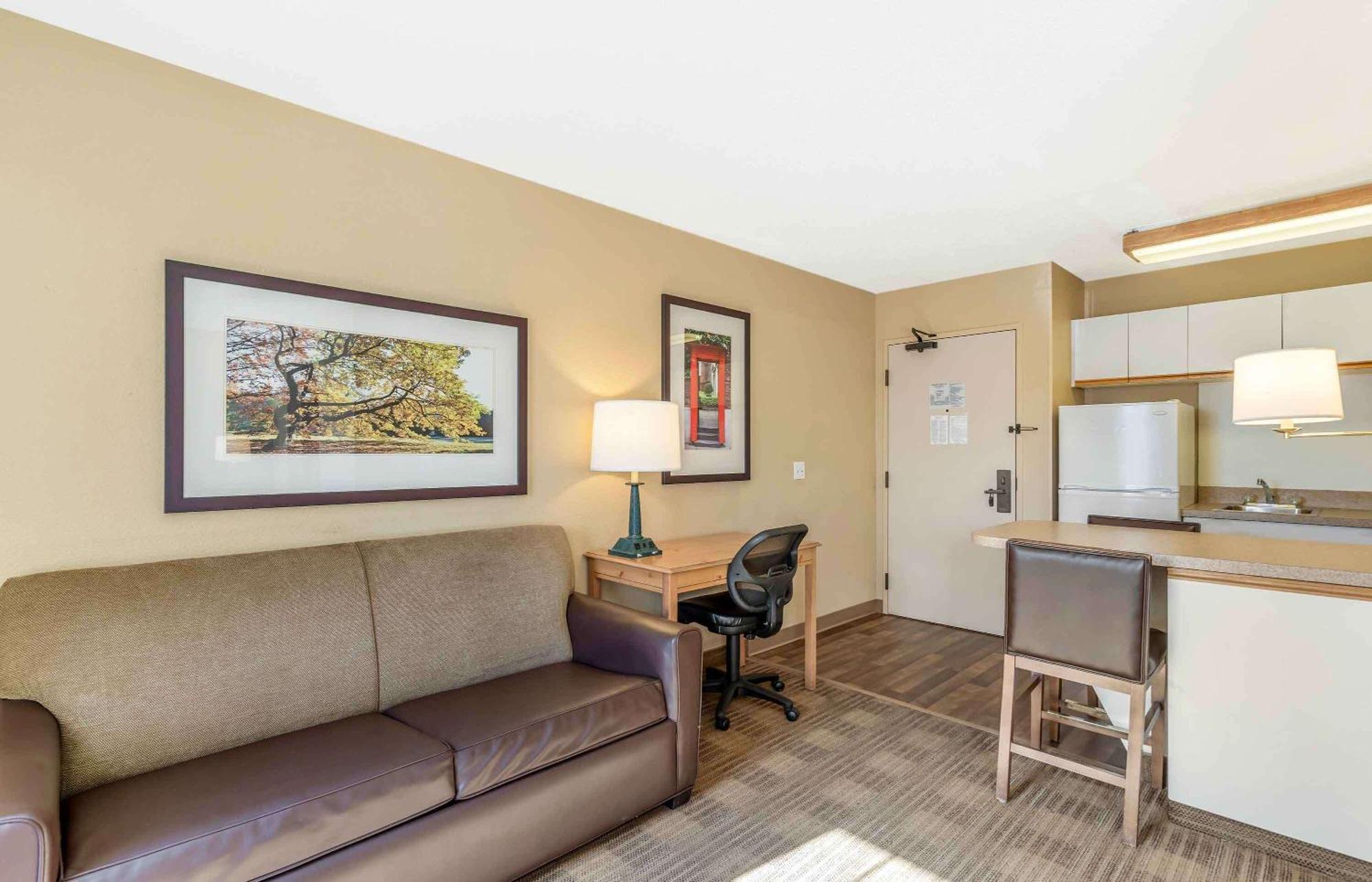 Extended Stay America Select Suites - Chicago - Naperville - East Экстерьер фото