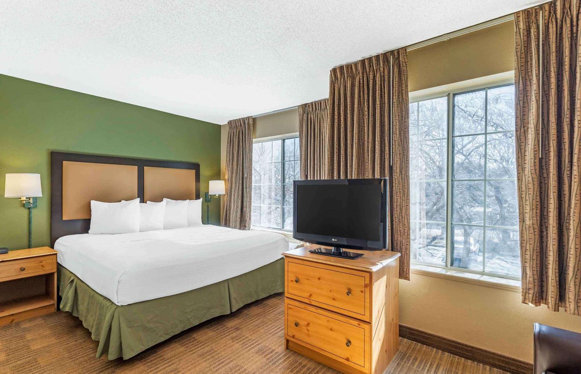 Extended Stay America Select Suites - Chicago - Naperville - East Экстерьер фото